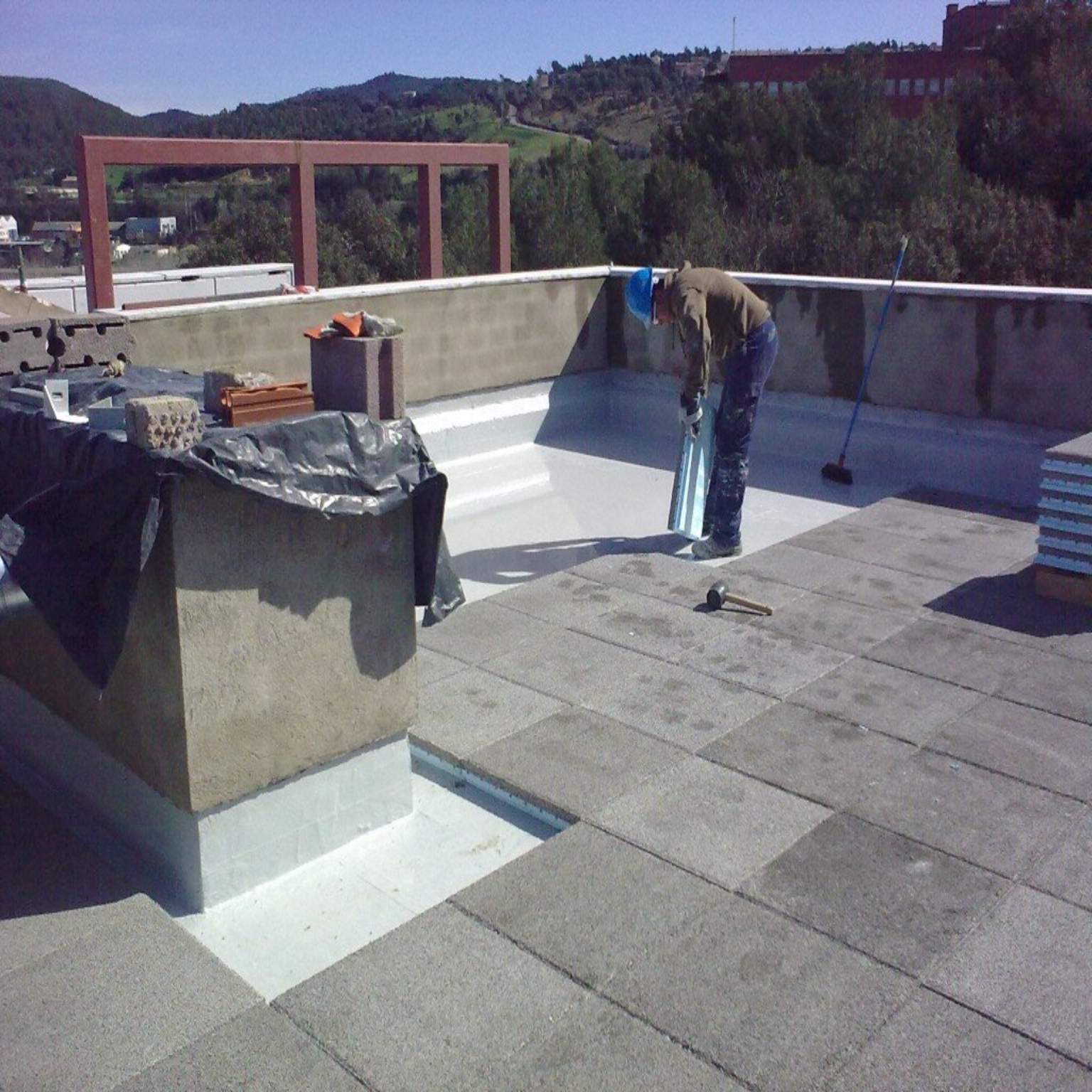 شركة دليل التميز لأعمال العزل الحراري والمائي وعزل الفوم بالرياض – خبرة موثوقة وجودة عالية مع خصومات مميزة تصل إلى 30٪